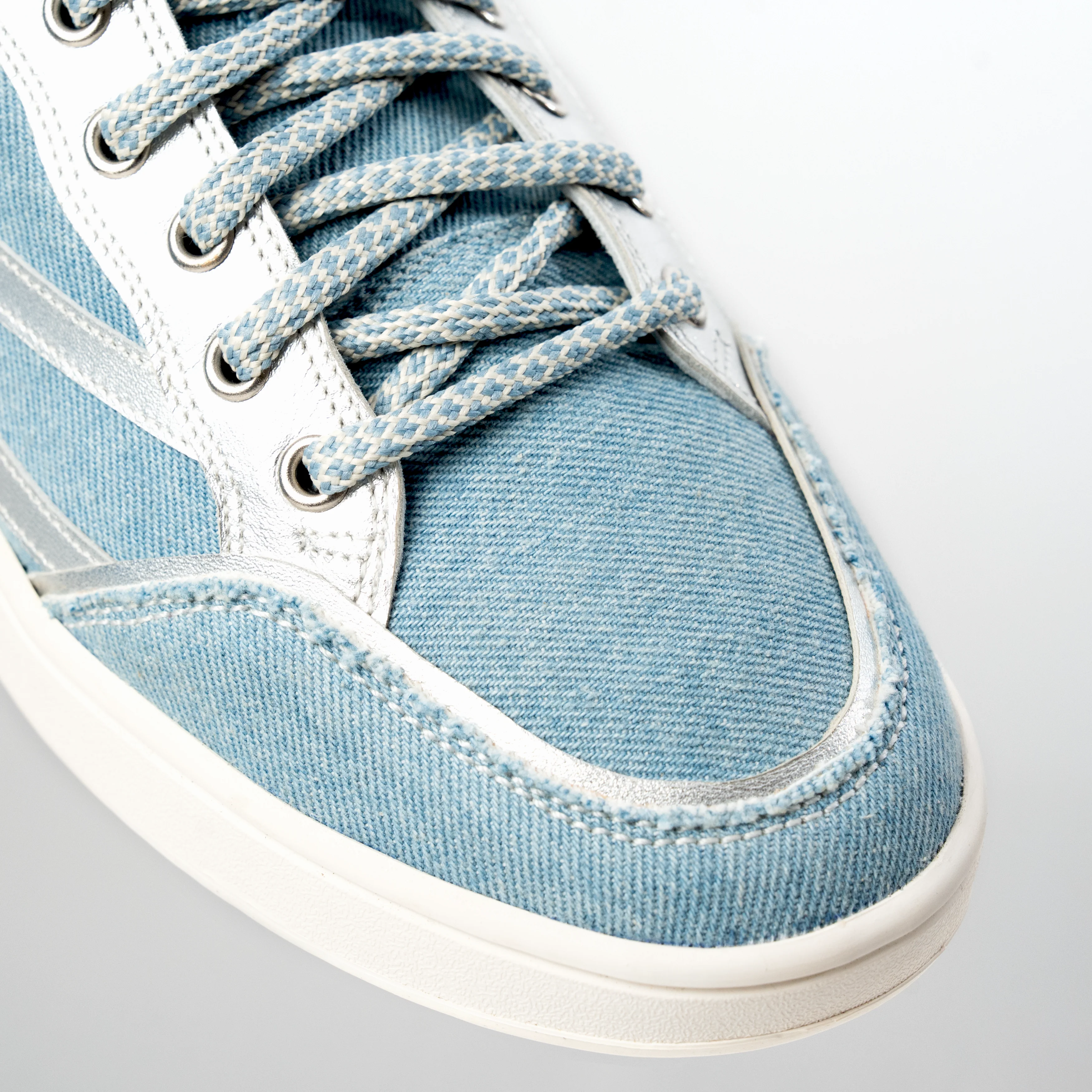 Gully Number 001 - Baaz Baadal Blue - Image 5