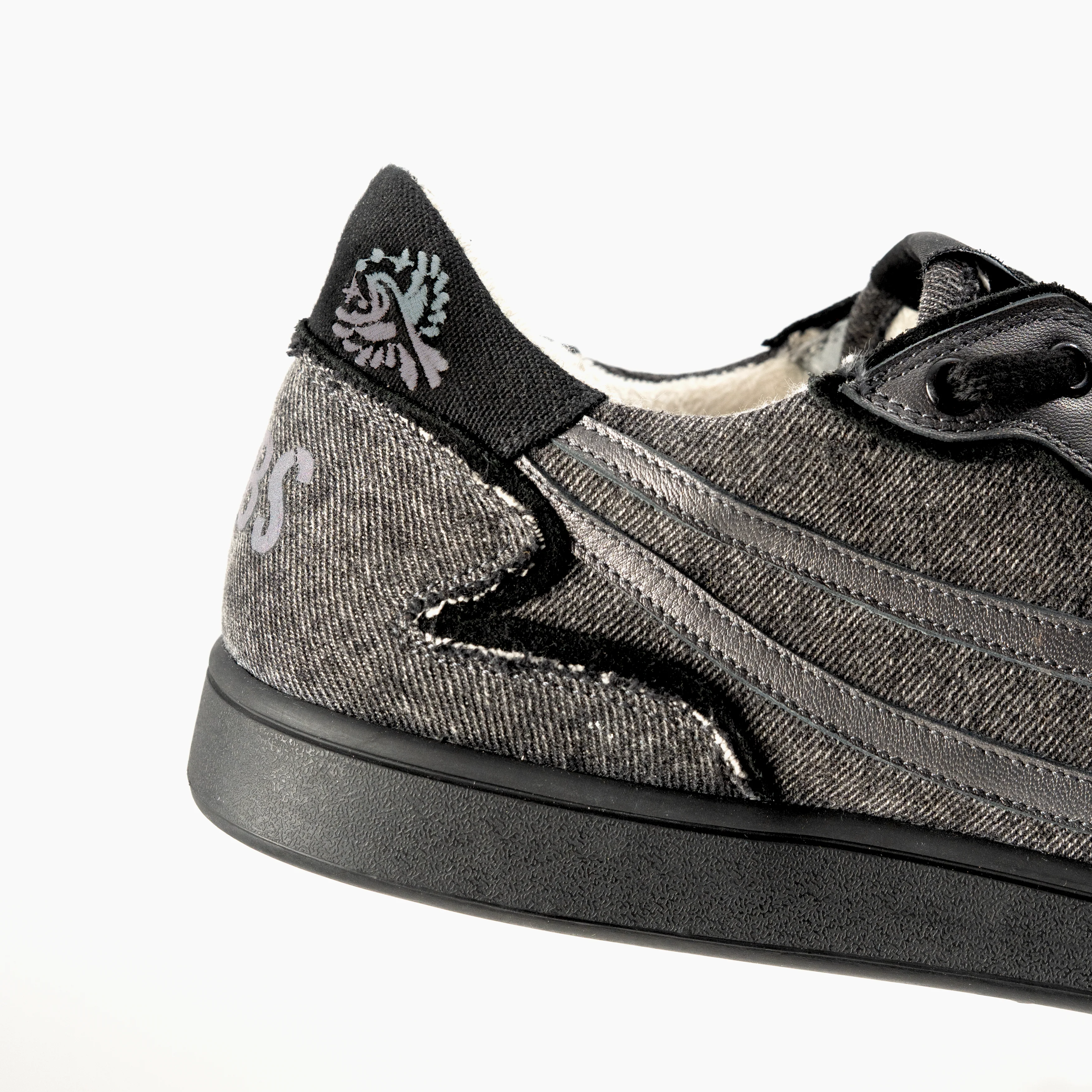 Gully Number 001 - Baaz Chaaya Grey - Image 6