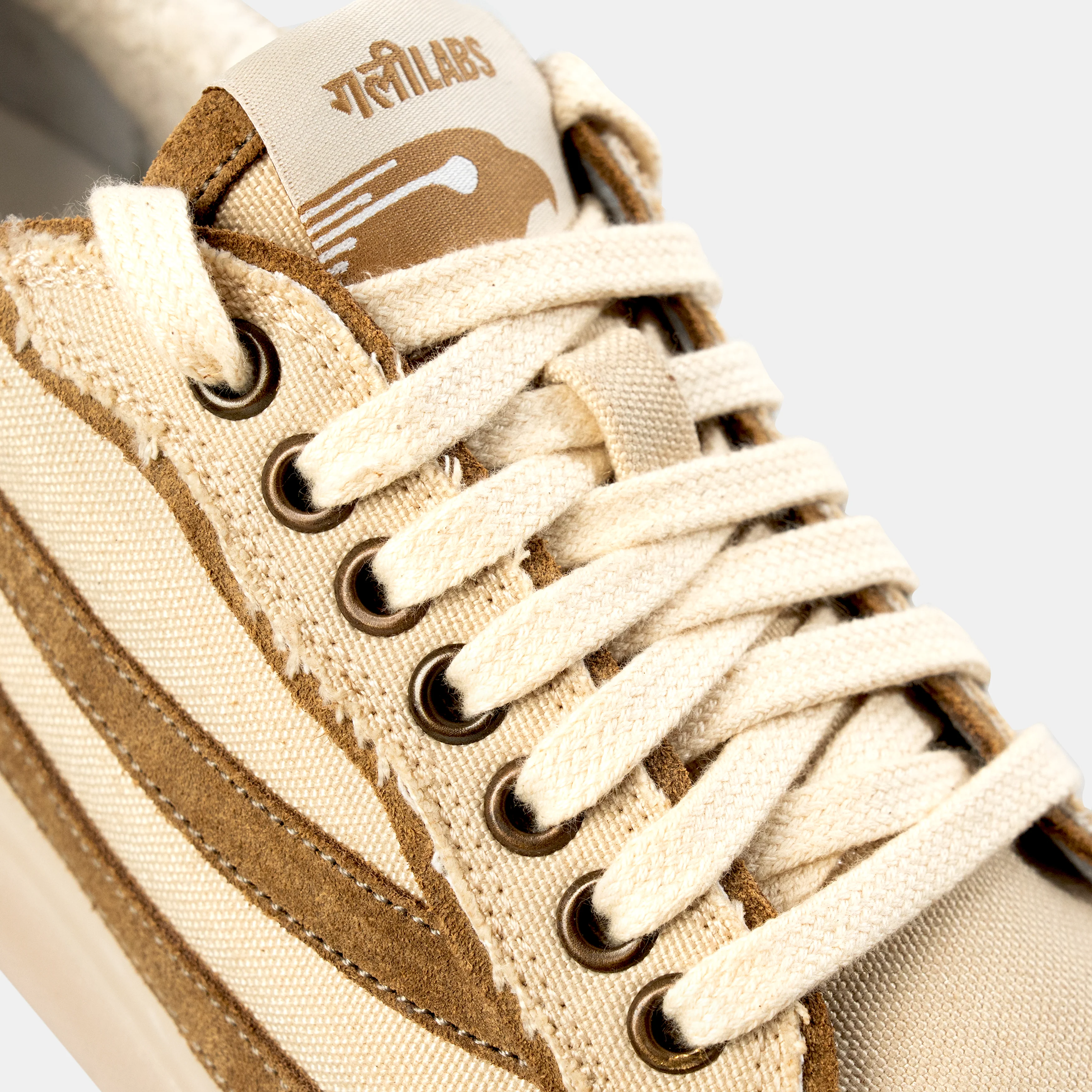 Gully Number 001 - Baaz Kora White for women - Image 3