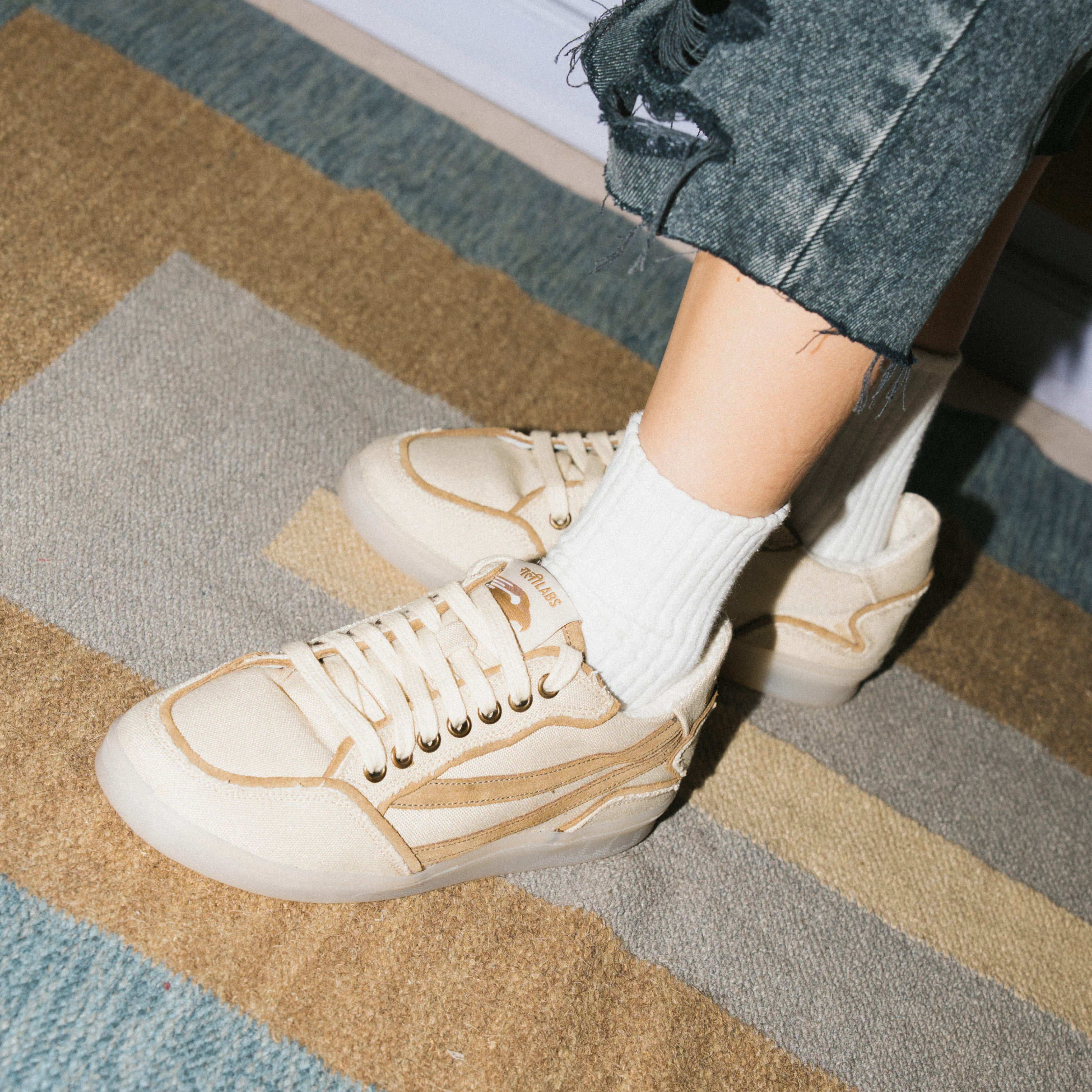 Gully Number 001 - Baaz Kora White for women - Image 9